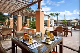 Family Resort, Heated Pool and Water Slides!