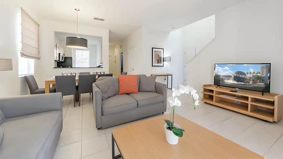 Family-Friendly Townhome, minutes from Disney