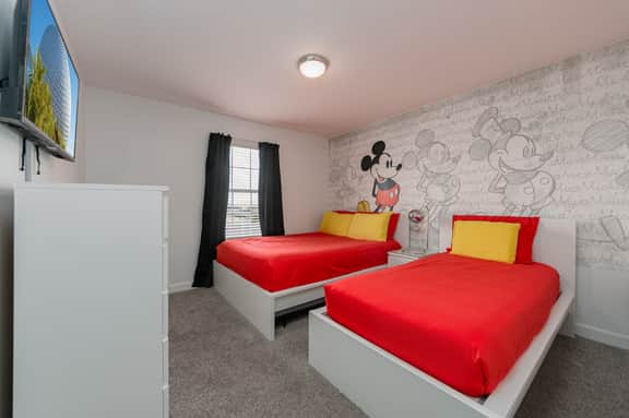 Spacious 4BR Home with Private Pool – Sleeps 10