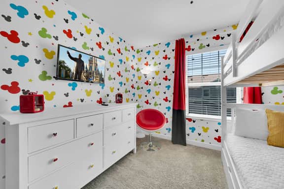 Modern 4BR Townhome with Private Pool for 10