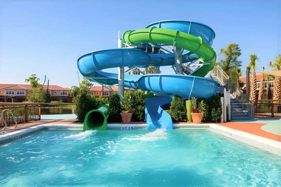 Family Resort, Heated Pool and Water Slides!