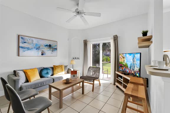 Family Resort, Heated Pool and Water Slides! - Image 4