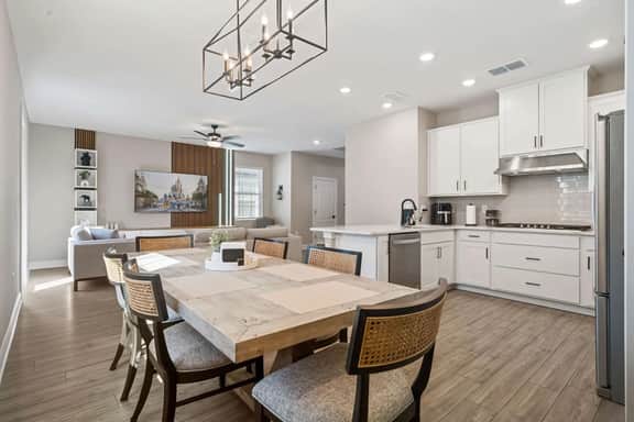 Bright and cozzy new house at Reunion Village!