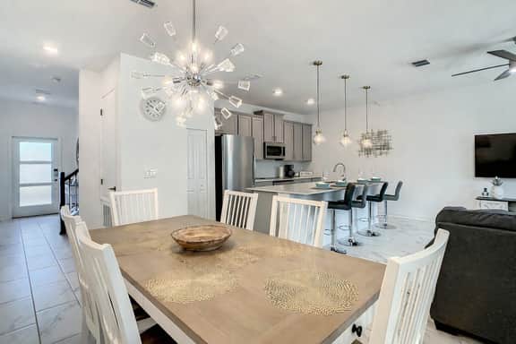 Bright Storey Lake home with private pool